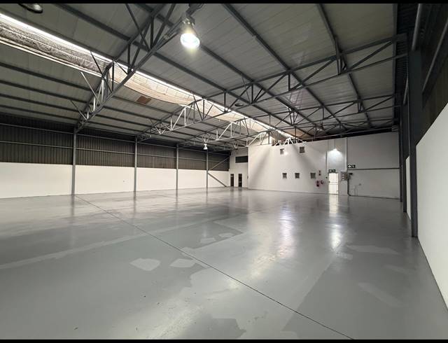 1,341M² WAREHOUSE TO LET IN HALFWAY HOUSE